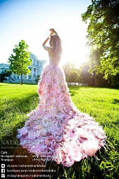 Свадебное платье с перьями
Ткани: кружева,вуаль и шифон,перо страуса
Цвет :нежно розовый,персиковый,авори,белый.
Размер 42 в наличии,другие размеры под заказ
